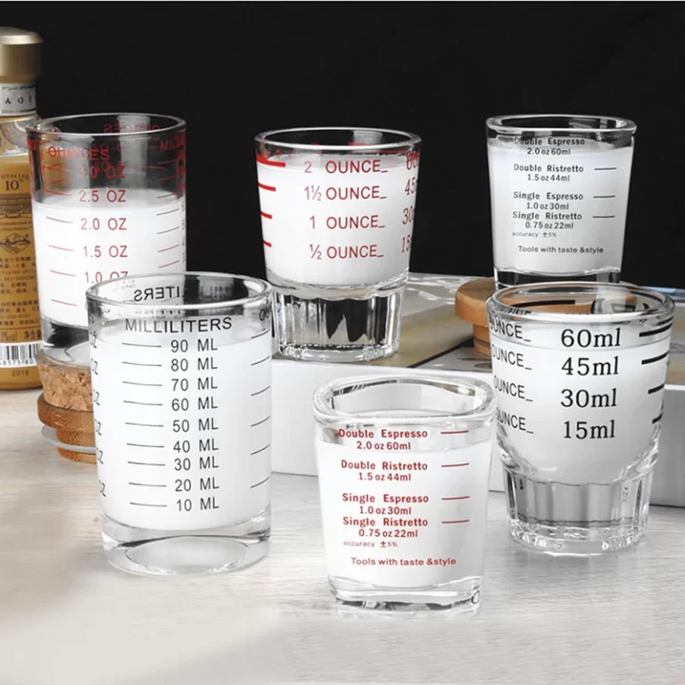 Petit verre doseur gradué 3