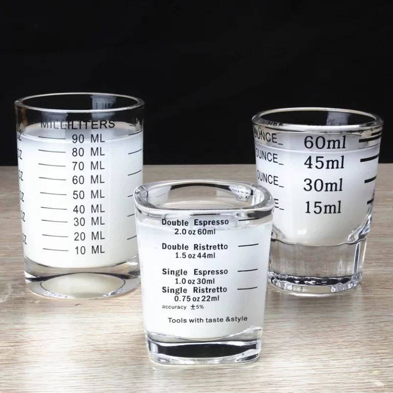 Petit verre doseur gradué 2