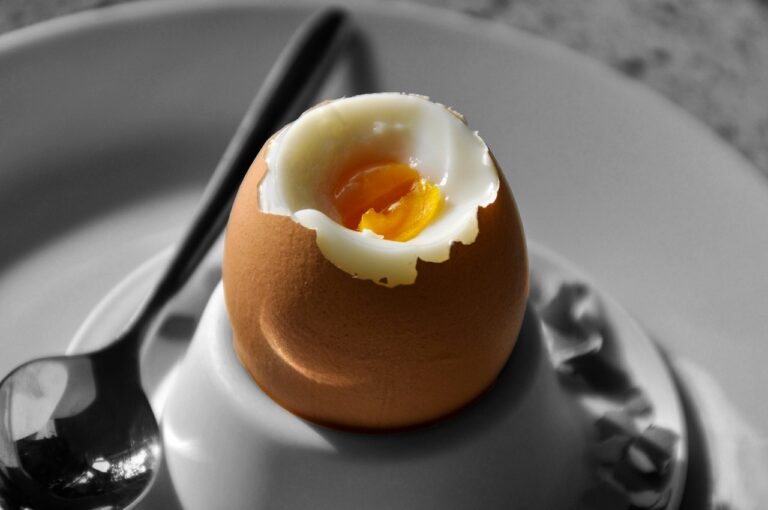 comment couper les oeufs à la coque